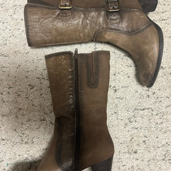 Earth leather calls taupe boots size 8 excellent condition - Picture 11 of 14